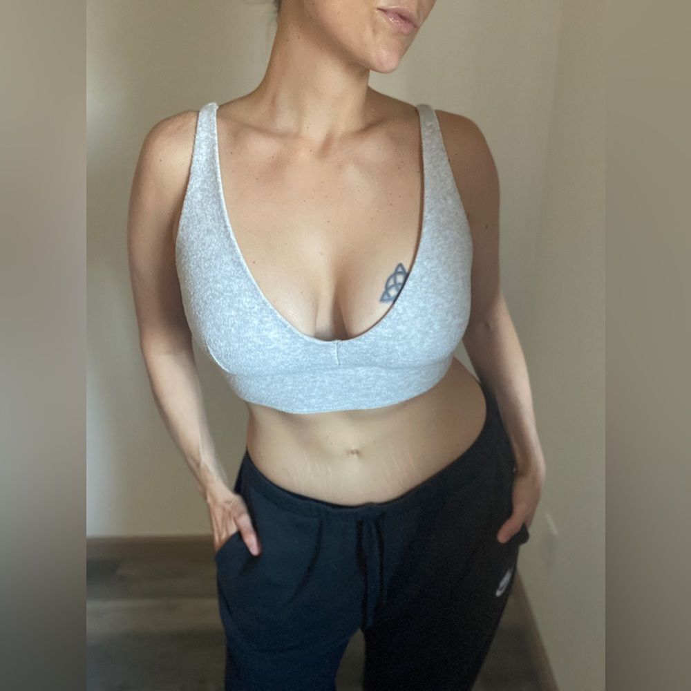 Gilly Hicks Bralette V Neck Streetwear Sporty Comfy Gray Large